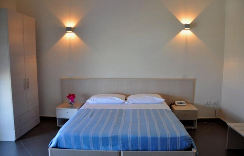Albergo Riviera Spineta 巴蒂帕利亚 外观 照片