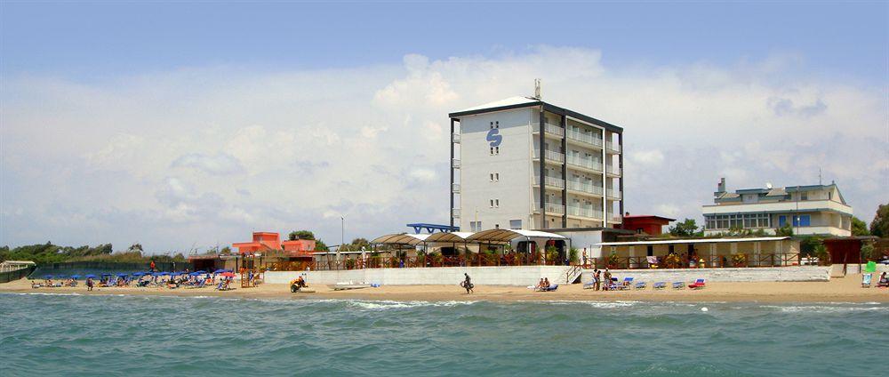 Albergo Riviera Spineta 巴蒂帕利亚 外观 照片