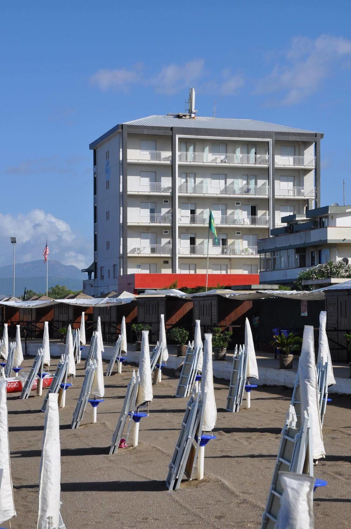 Albergo Riviera Spineta 巴蒂帕利亚 外观 照片