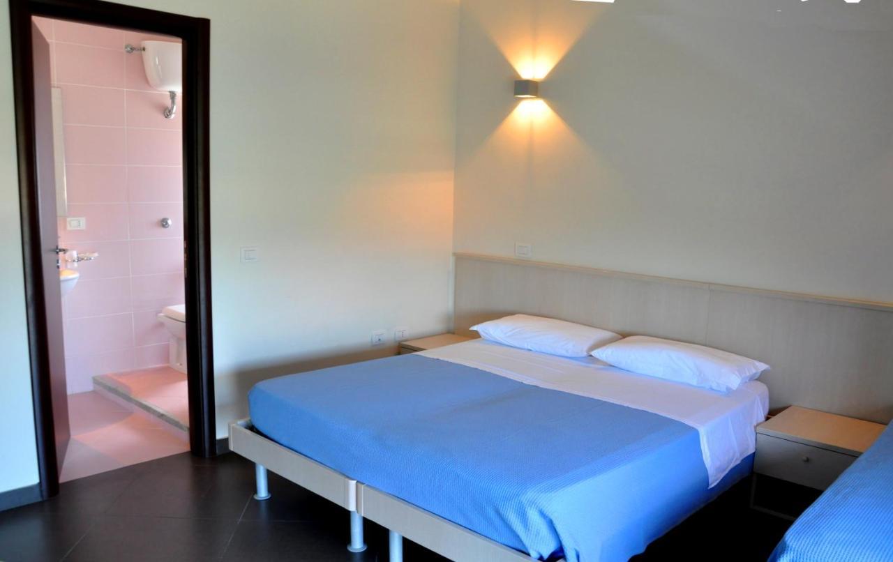 Albergo Riviera Spineta 巴蒂帕利亚 外观 照片